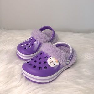 Koala clogs with fur.  Excellent condition.